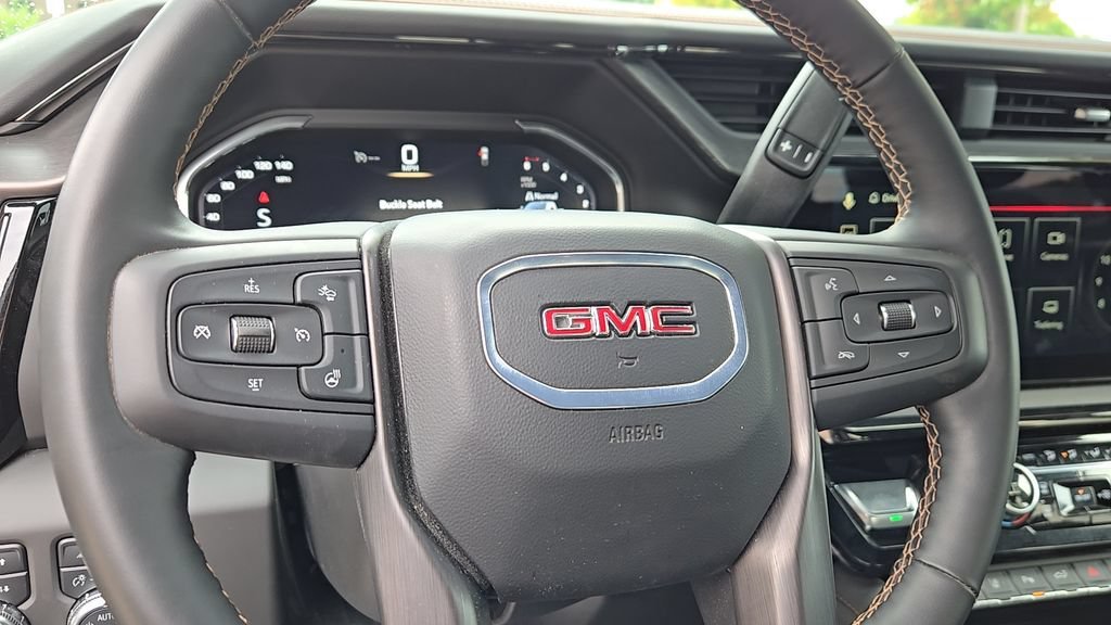 Used 2025 Sterling Metallic GMC AT4 image 10