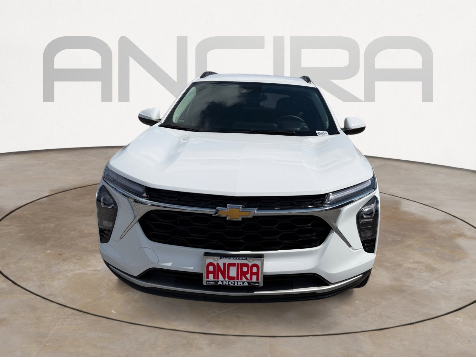 Used 2025 Summit White Chevrolet LT image 4