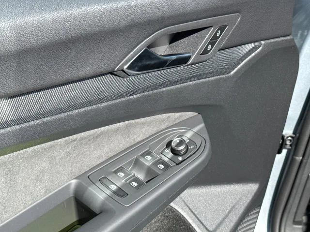 New 2026 Alpine Silver Metallic Volkswagen S image 39