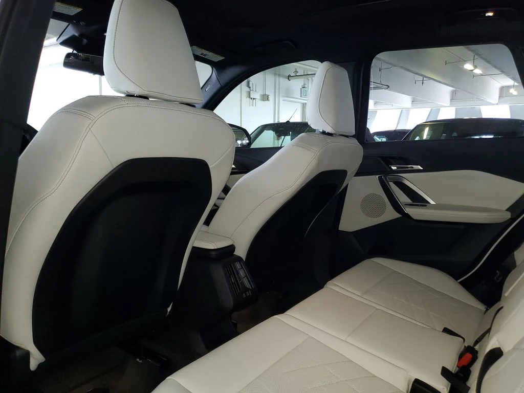 New 2027 Alpine White BMW xDrive28i image 10