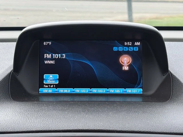 Used 2016 Red Buick Base image 14