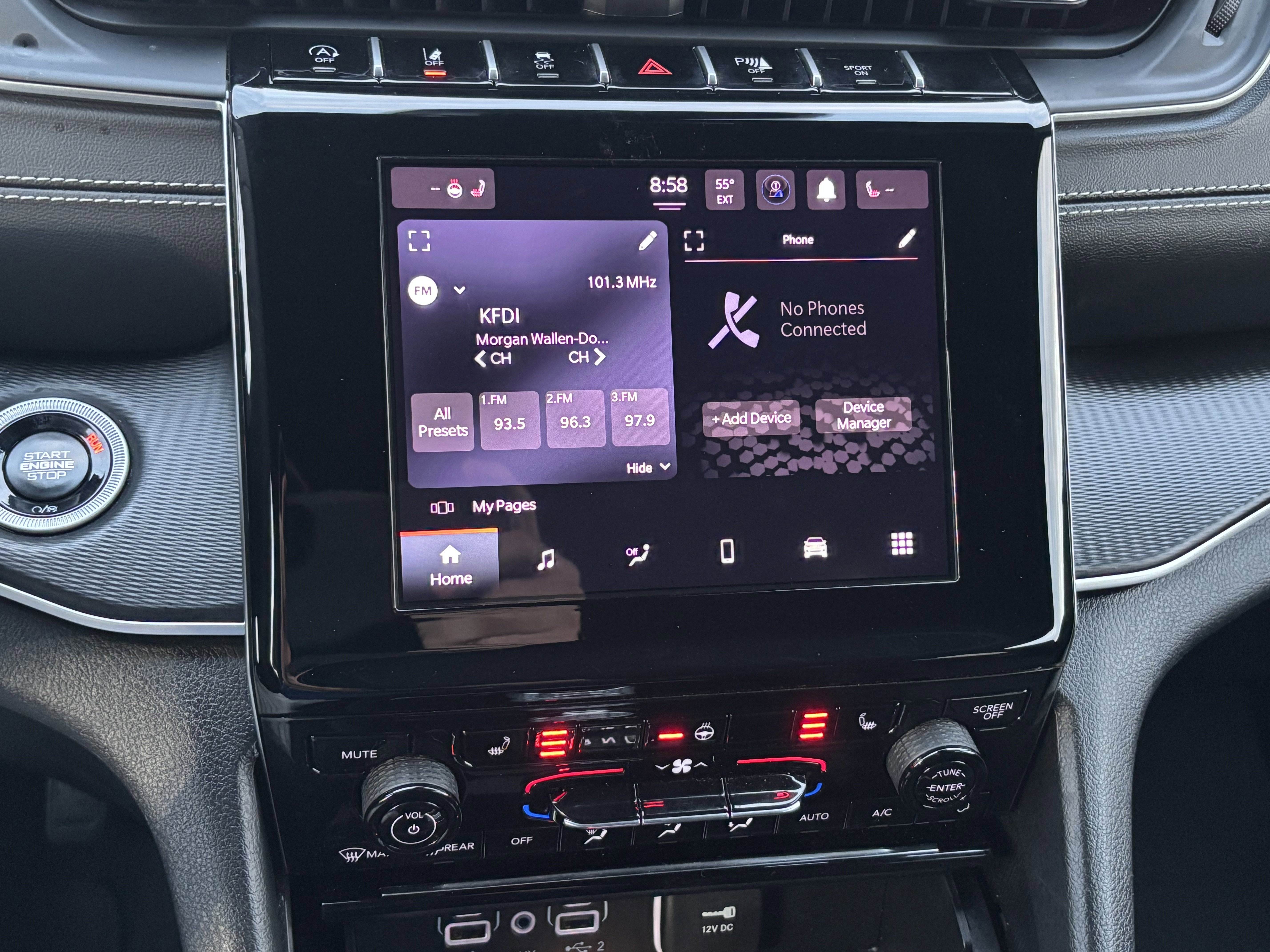 Used 2025 Silver Zynith Jeep Altitude image 10