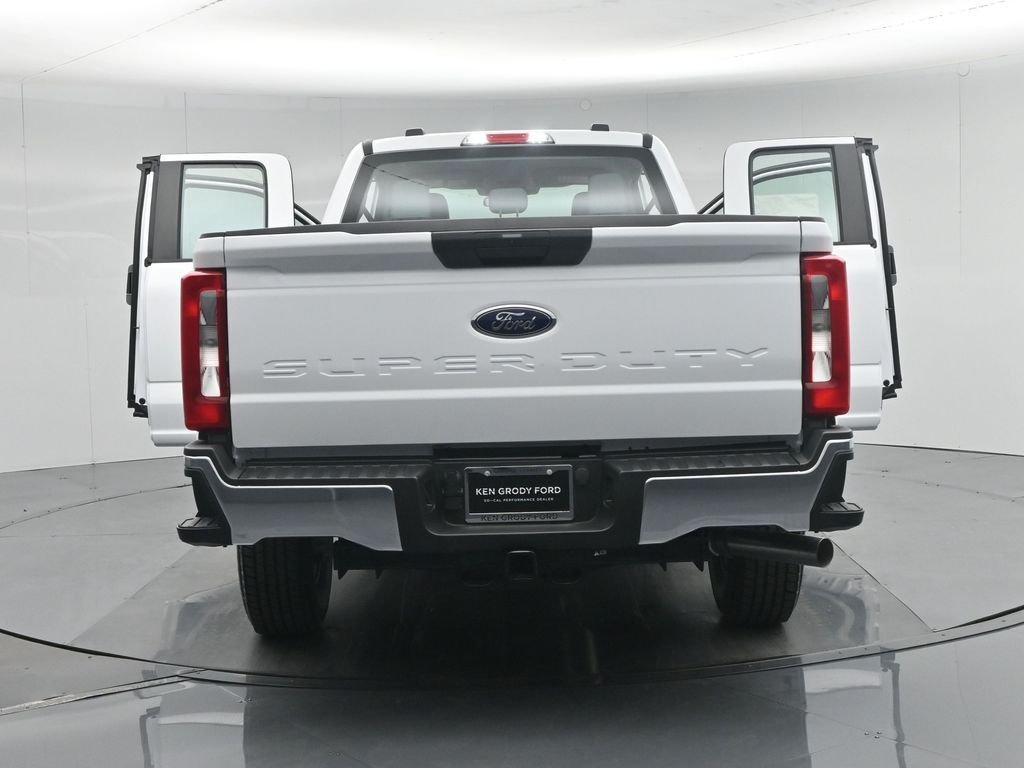 New 2026 Oxford White Ford XL image 29