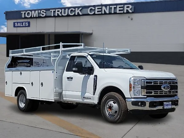 2025 Ford F-350 Super Duty Chassis Cab