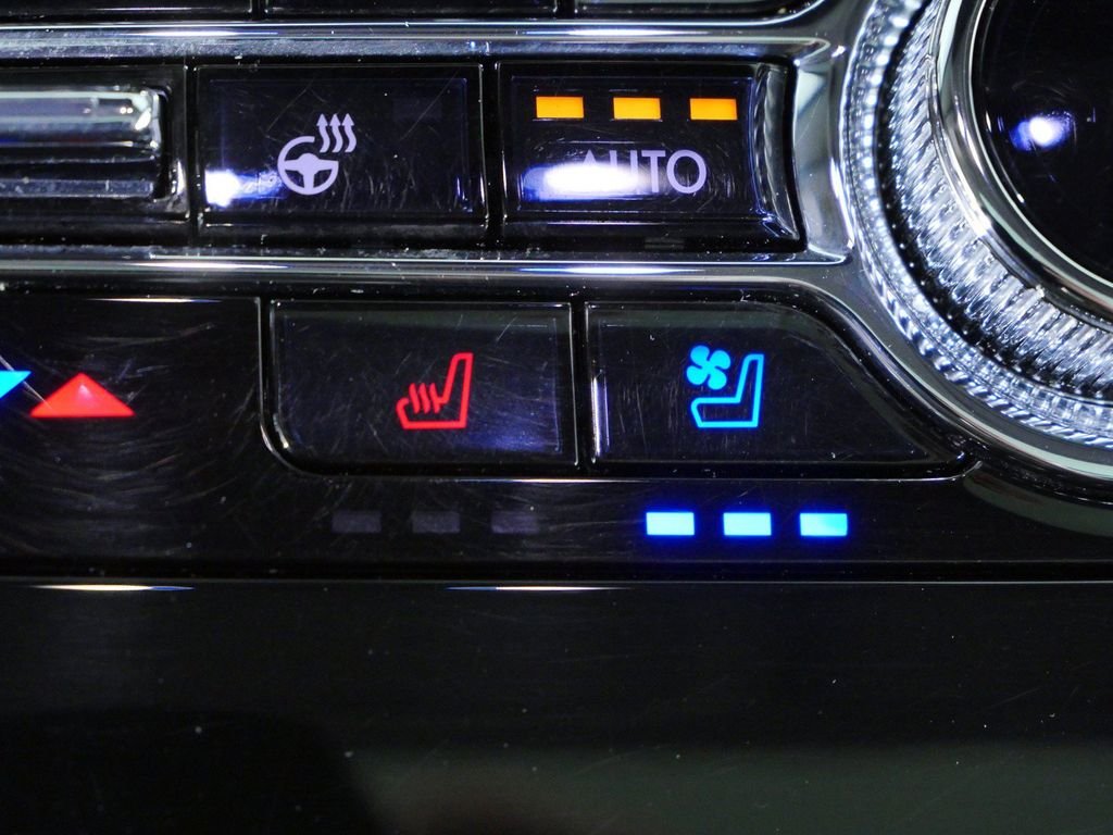 Used 2020 Silver Lincoln Standard image 43