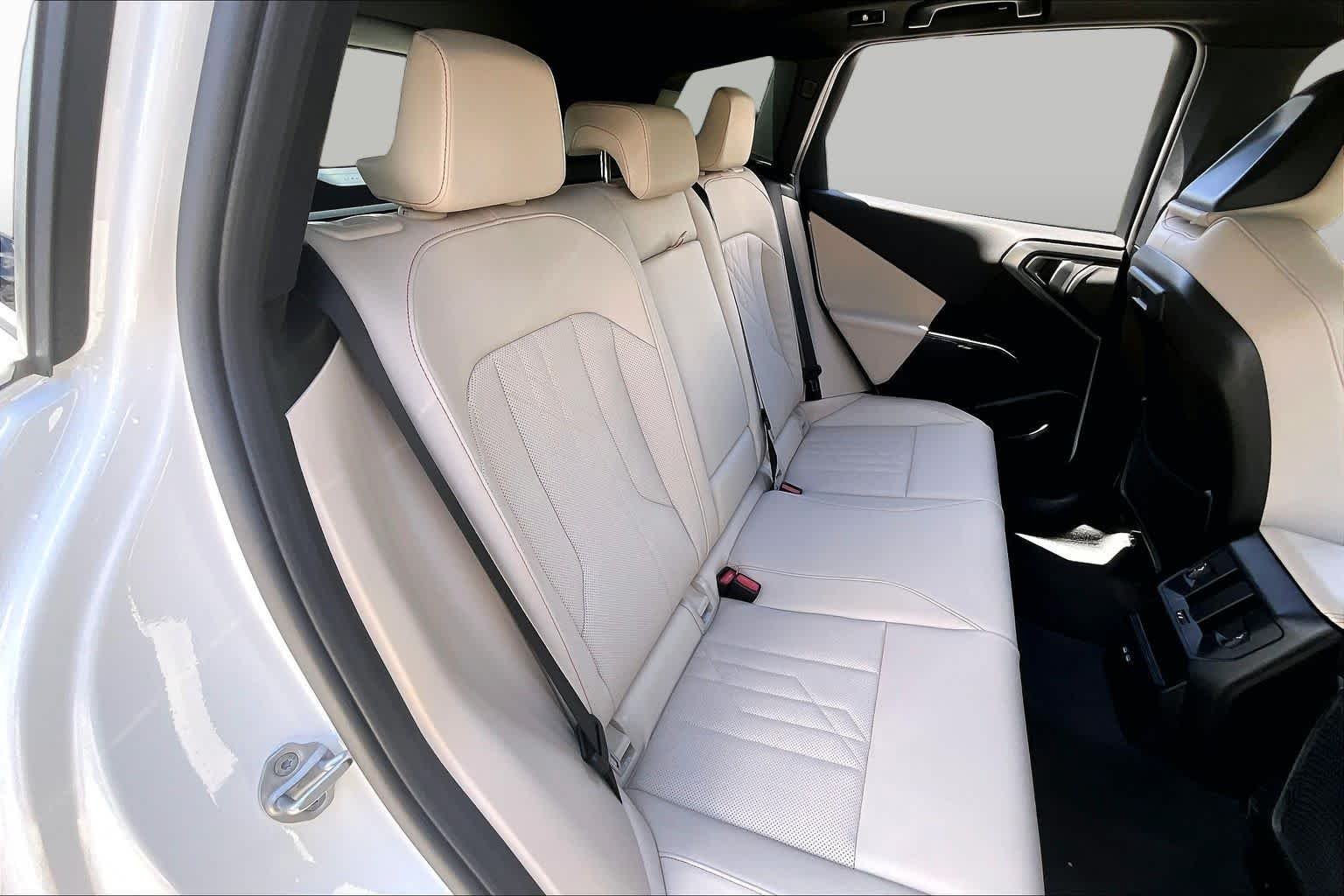 Used 2026 Alpine White BMW 30 xDrive image 19