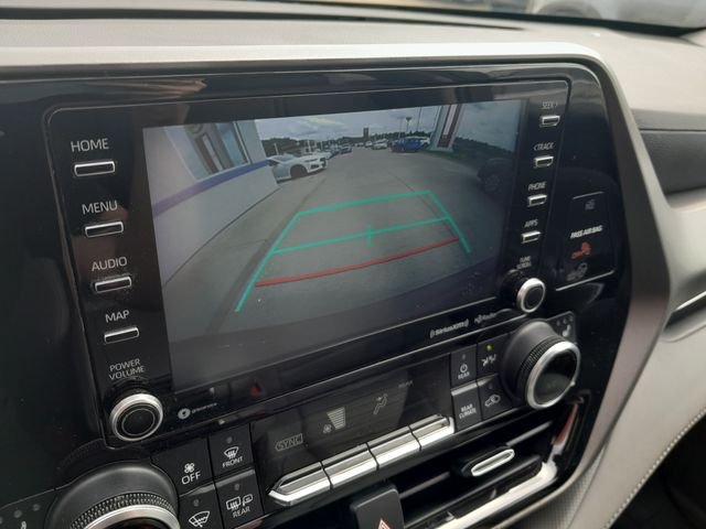Used 2021  Toyota XLE image 21