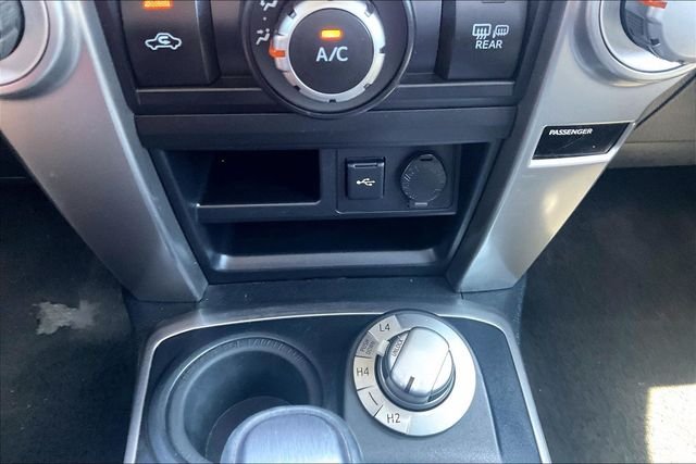 Used 2020 Silver Toyota SR5 image 28