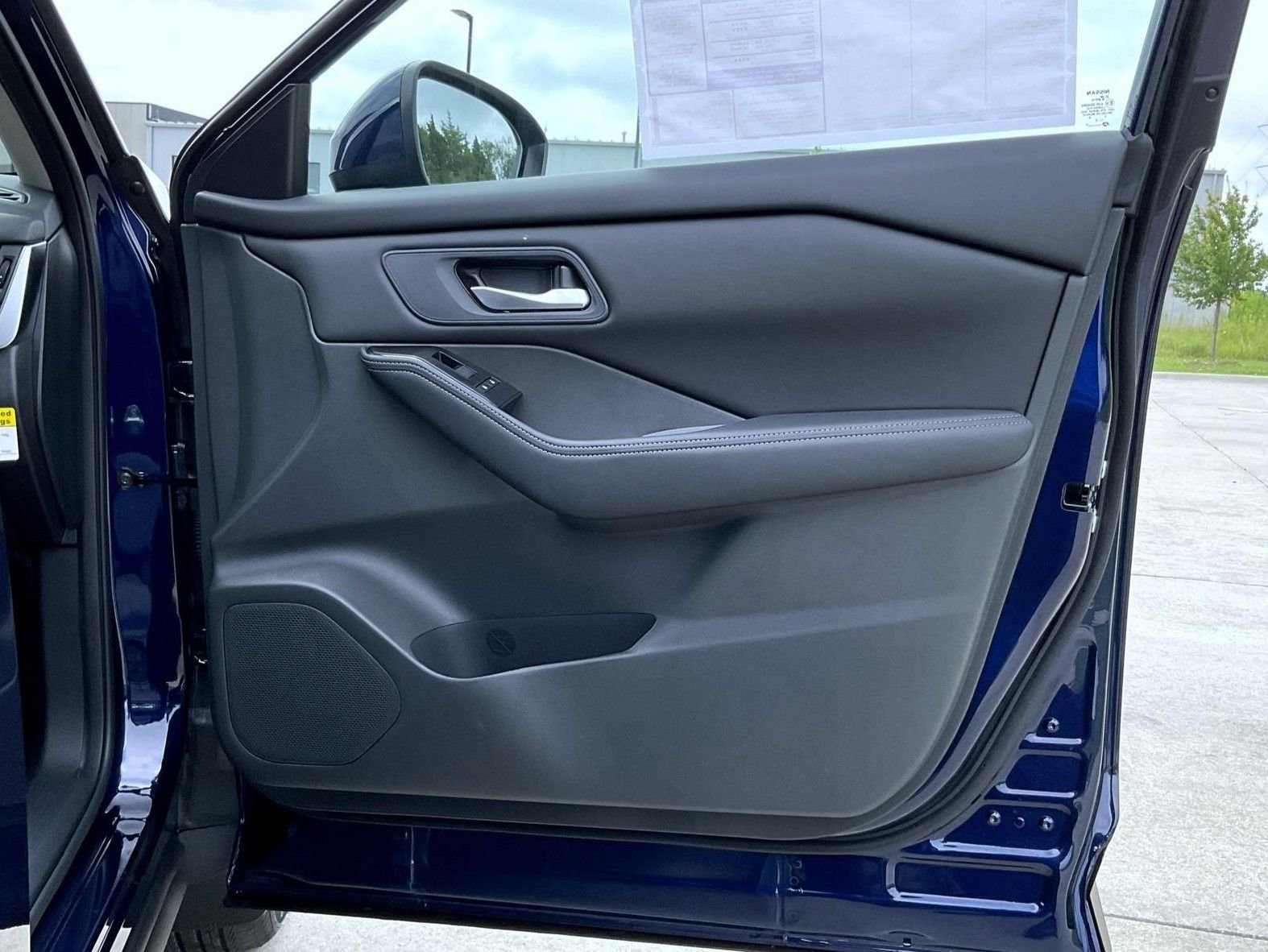New 2026 Deep Ocean Blue Pearl Nissan SV image 17