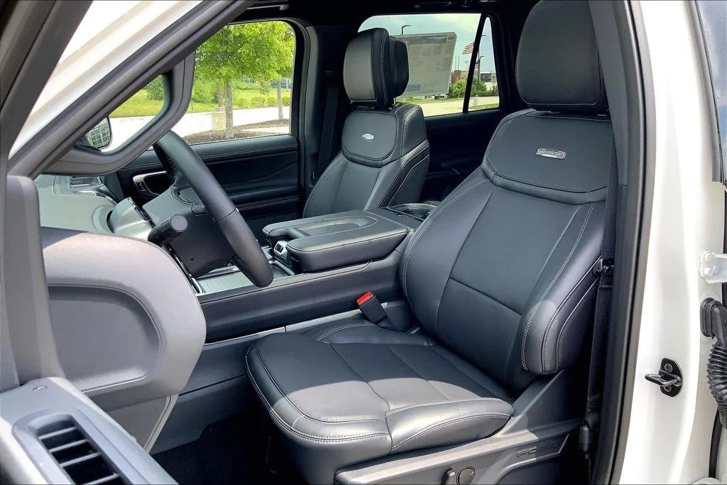 New 2026 Star White Metallic Tri-Coat Ford Platinum image 16