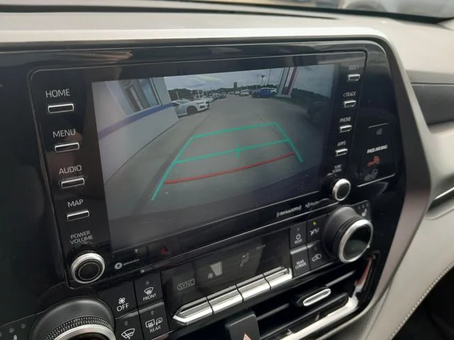 Used 2021  Toyota XLE image 21