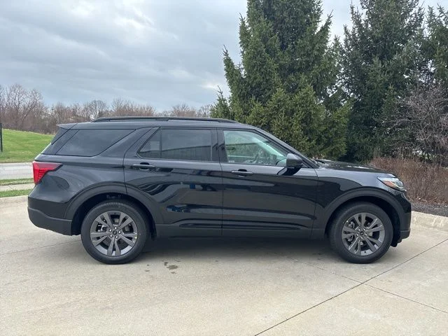 New 2026 Agate Black Metallic Ford Active image 5