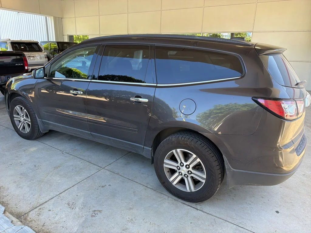Used 2016 Chevrolet Traverse 2LT with VIN 1GNKRHKD2GJ337388 for sale in Hoover, AL
