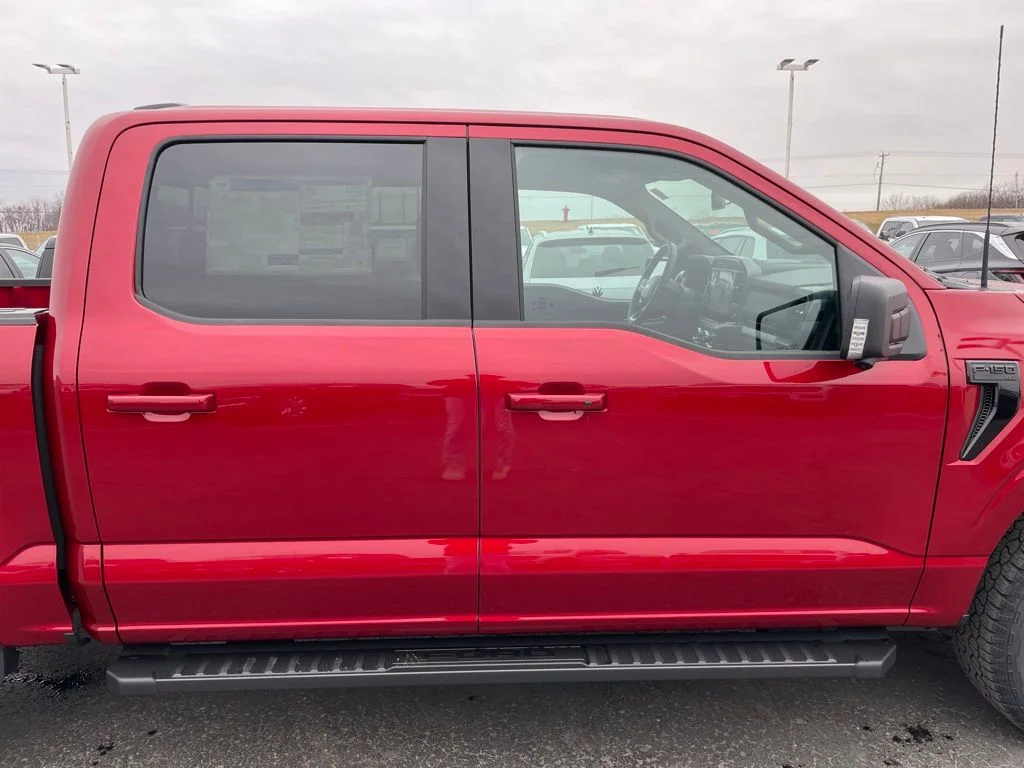 New 2026 Ruby Red Metallic Tinted Clearcoat Ford XLT image 31