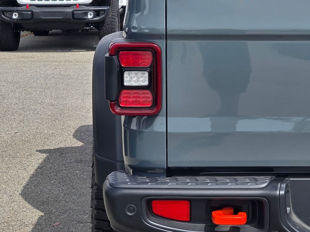 New 2026 Anvil Clear-Coat Exterior Paint Jeep Mojave image 6