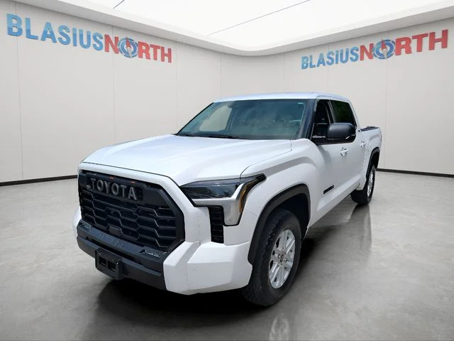 Used 2022 White Toyota SR5 image 1