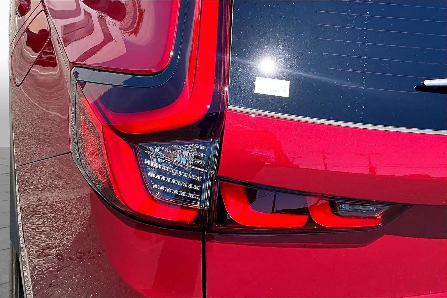 Used 2026 Radiant Red Metallic Honda EX-L image 27