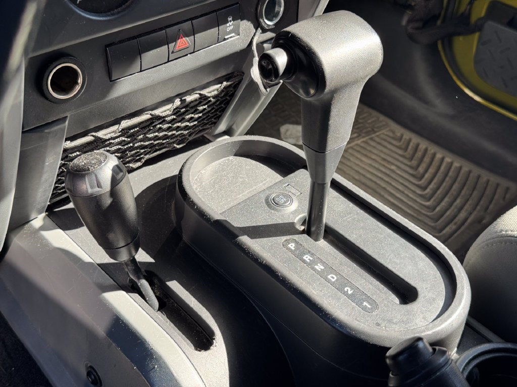 Used 2010 Green Jeep Unlimited Sport image 10