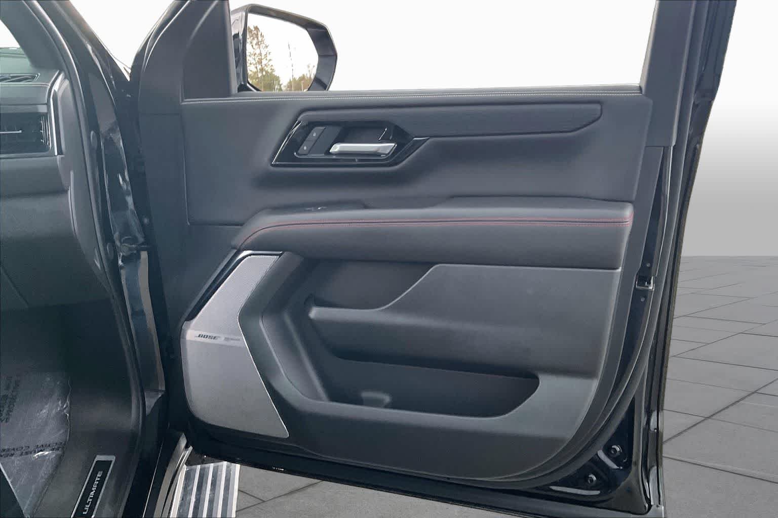 Used 2025 Onyx Black GMC AT4 Ultimate image 22
