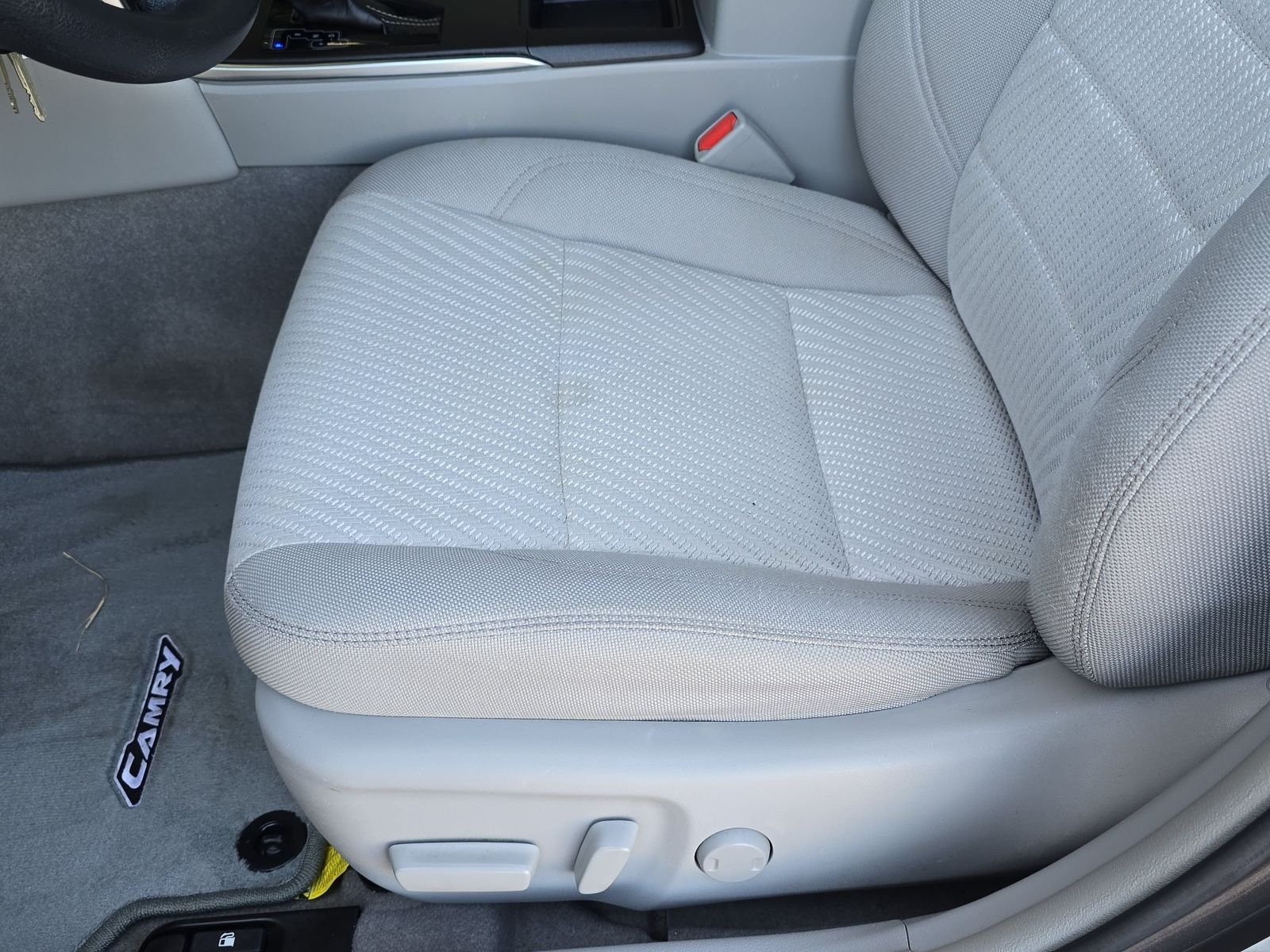 Used 2017 Gray Toyota LE image 29