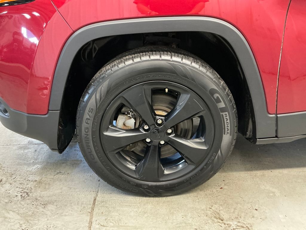 Used 2016 Red Jeep Limited image 11