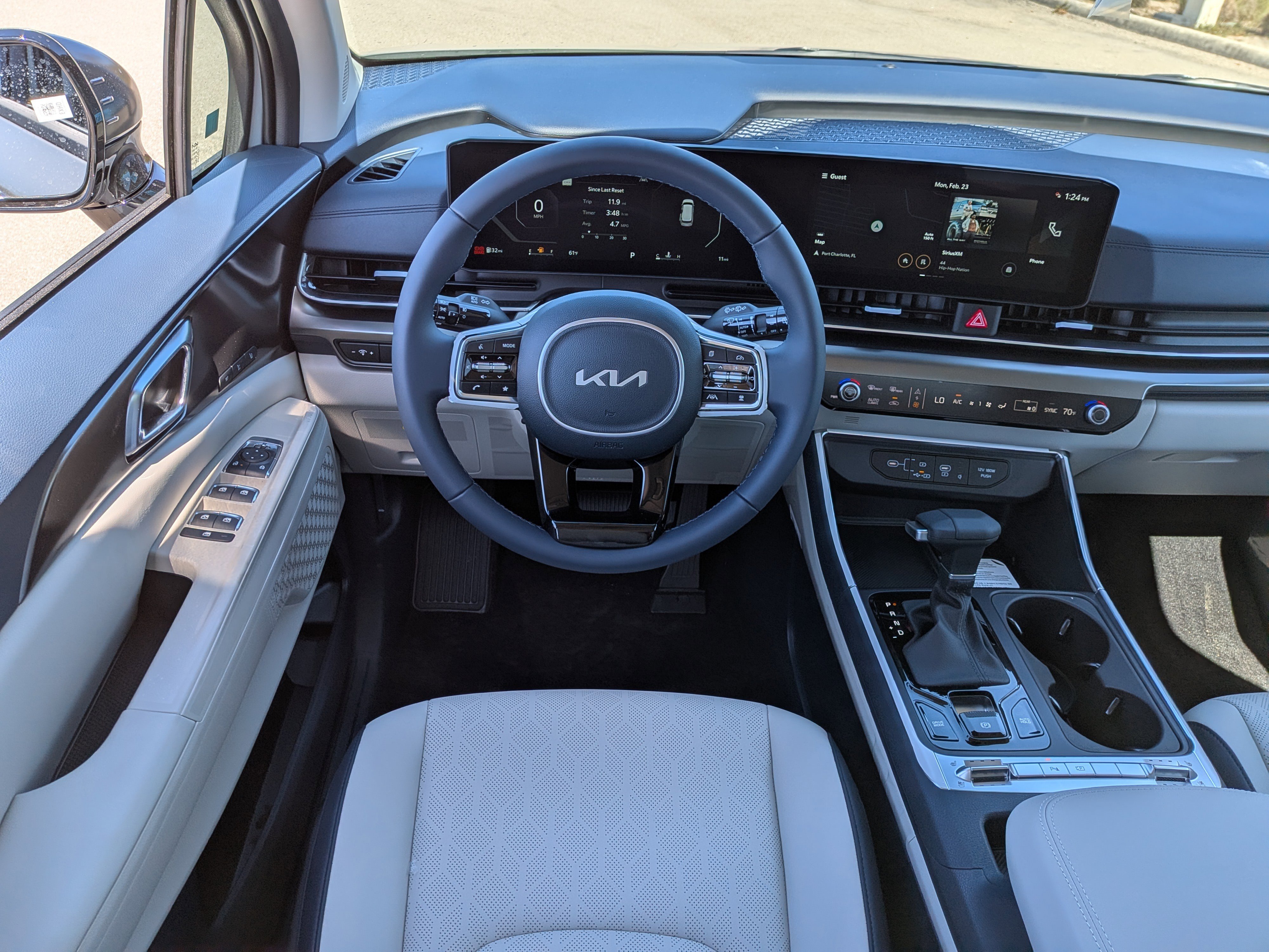 New 2026 Ceramic Silver Kia SX image 22