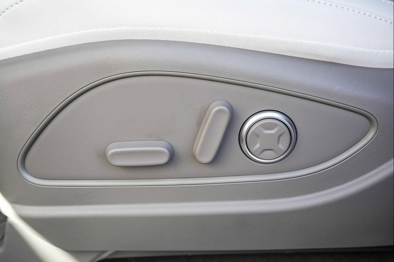 New 2026 Gray Hyundai SEL Premium image 50