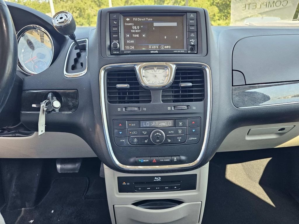 Used 2015 Black Chrysler Touring-L image 28