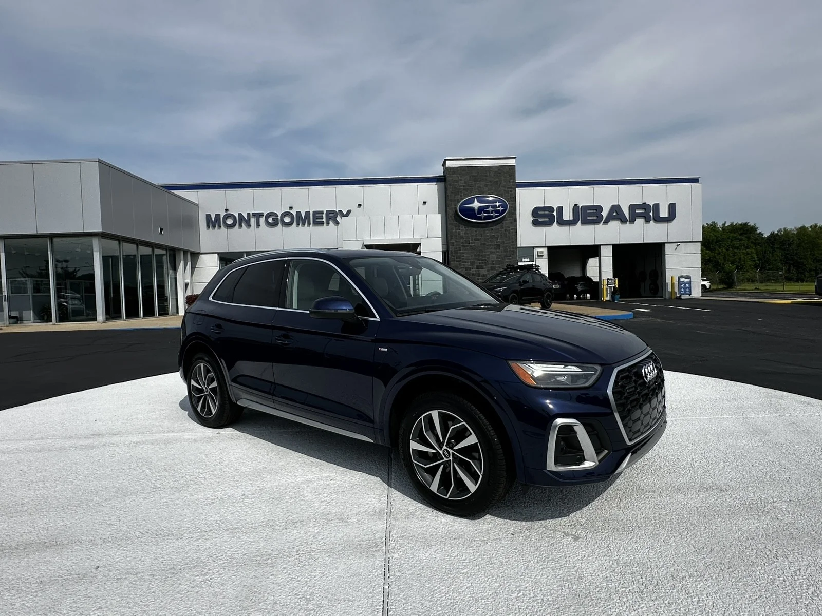 2022 Audi Q5 45 Premium Plus's photo