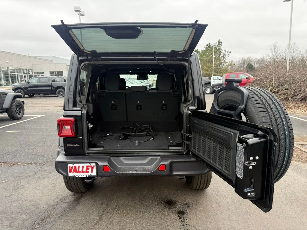 Used 2025 Black Jeep Sahara 4xe image 38