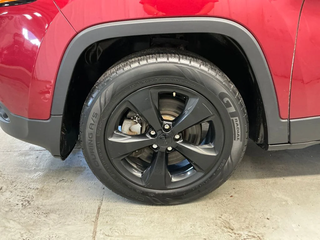 Used 2016 Red Jeep Limited image 11