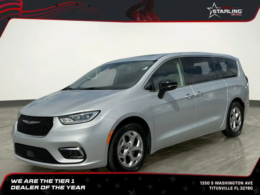 2024 Chrysler Pacifica Limited's photo