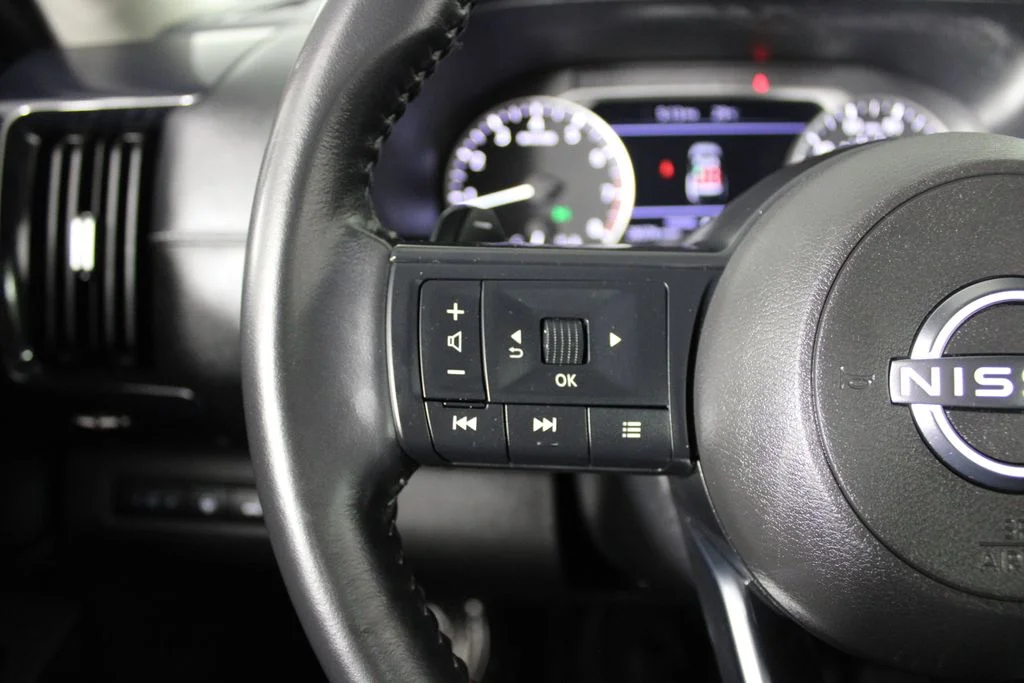 2025 Nissan Pathfinder SV - Photo 26