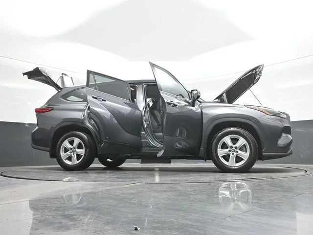 Used 2022 Gray Toyota LE image 31
