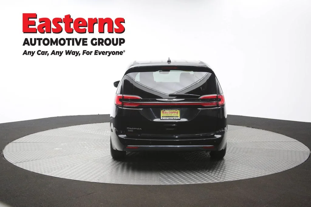 Used 2023 Black Chrysler Touring L image 38