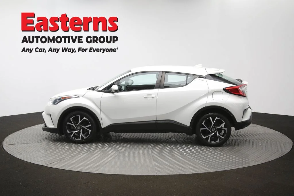 Used 2018 White Toyota XLE Premium image 60