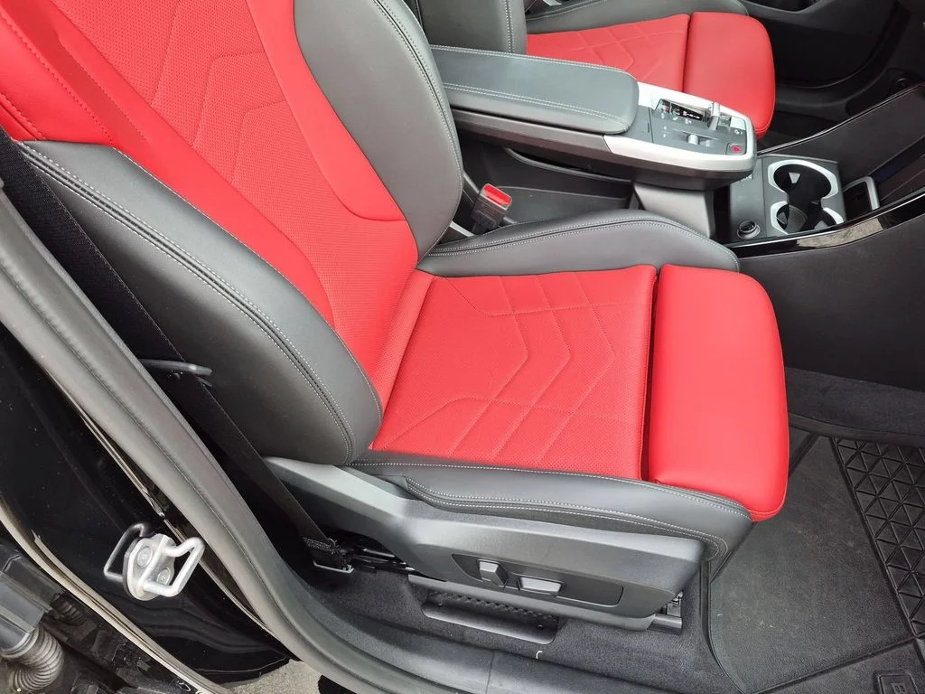 Used 2023 Black BMW xDrive28i image 30