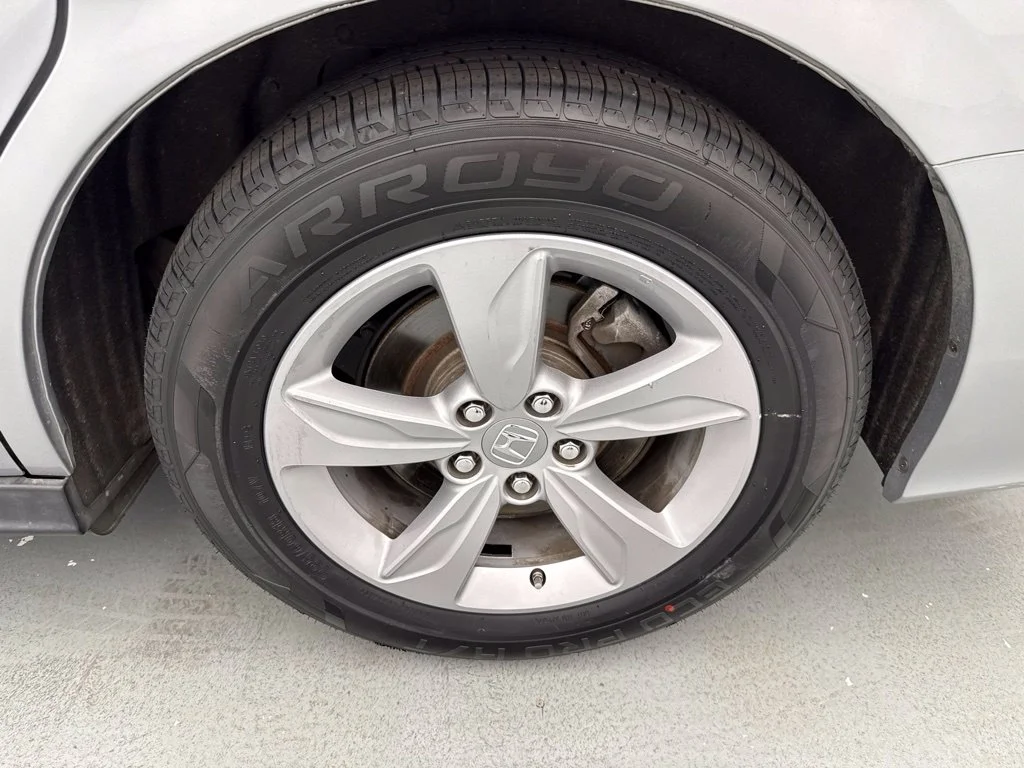 Used 2020 Silver Honda EX-L image 6