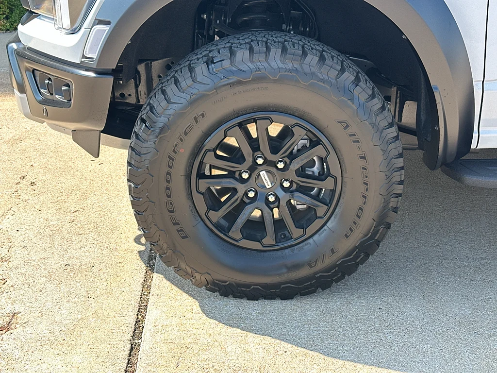 Used 2025 Space White Metallic Ford Raptor image 2