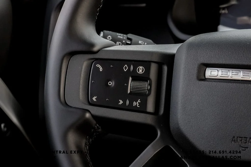 New 2026 Fuji White Land Rover X-Dynamic SE image 17