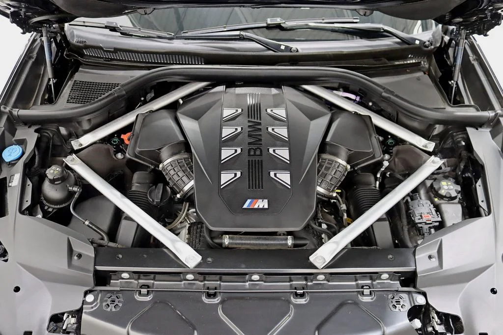 2023 BMW X7 M60i