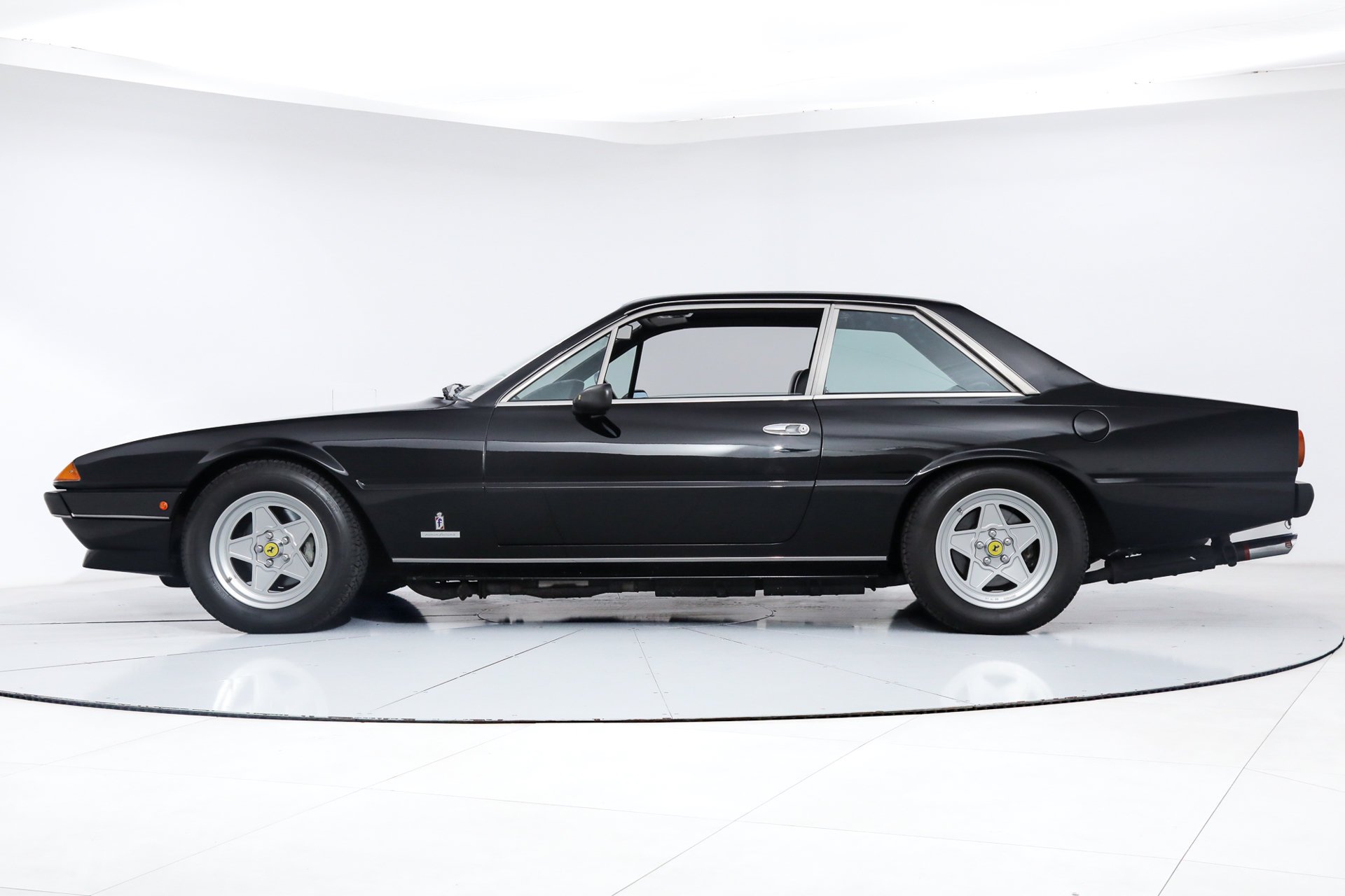Used 1983 Black Ferrari  image 4