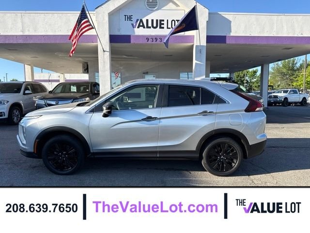 Used 2022  Mitsubishi LE image 1