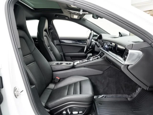 Used 2019  Porsche 4 image 25