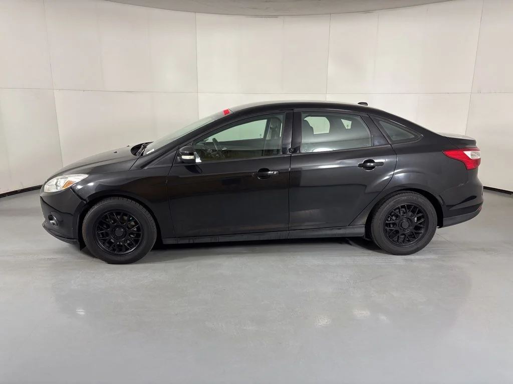 Used 2014 Black Ford SE image 5
