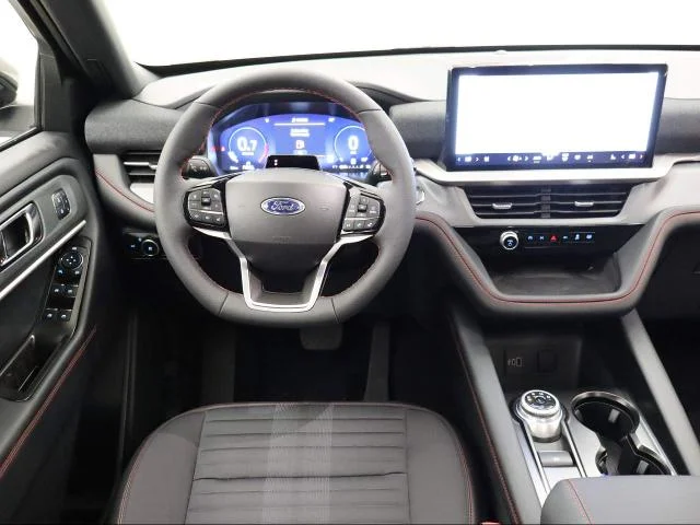 New 2026 Star White Metallic Tri-Coat Ford ST-Line image 13