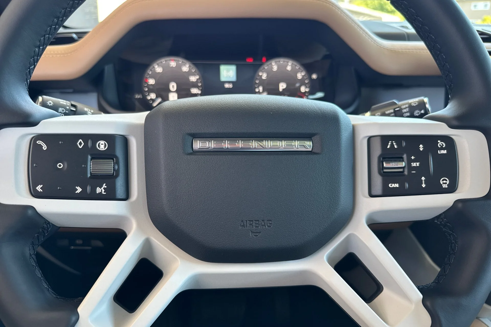 New 2026 Carpathian Grey Land Rover X-Dynamic SE image 26