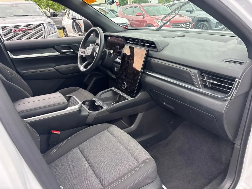 Used 2025 Summit White GMC Elevation image 7