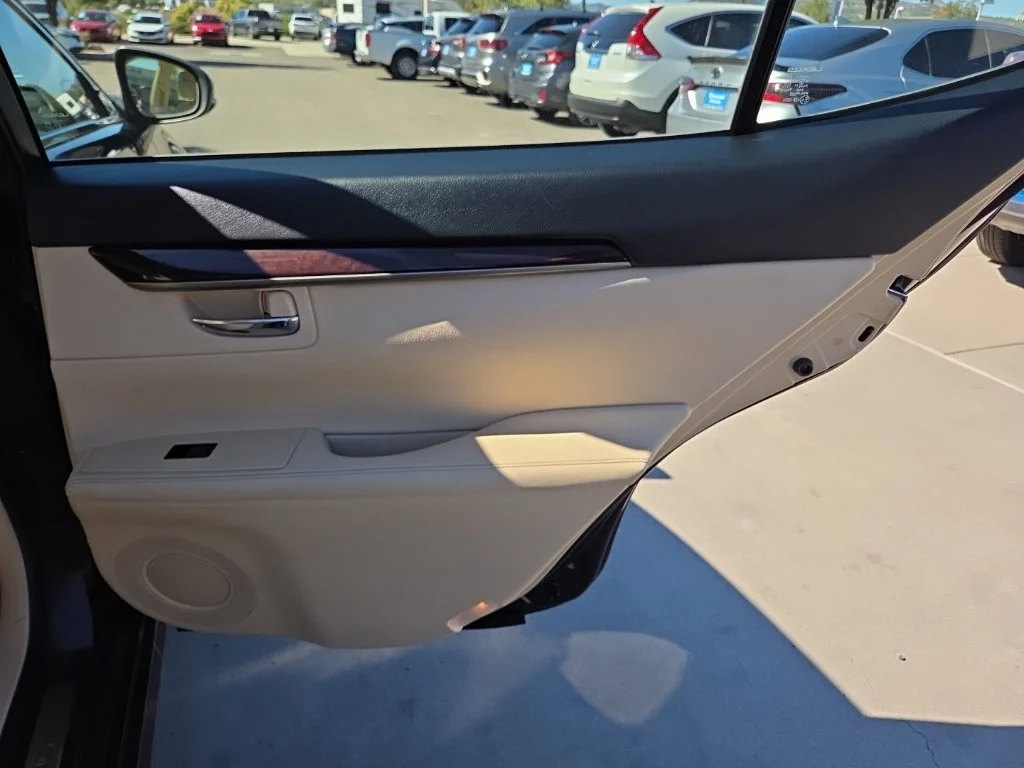 Used 2013 Red Lexus 350 image 24