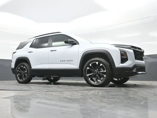 New 2026 Polar White Tricoat Chevrolet RS image 23